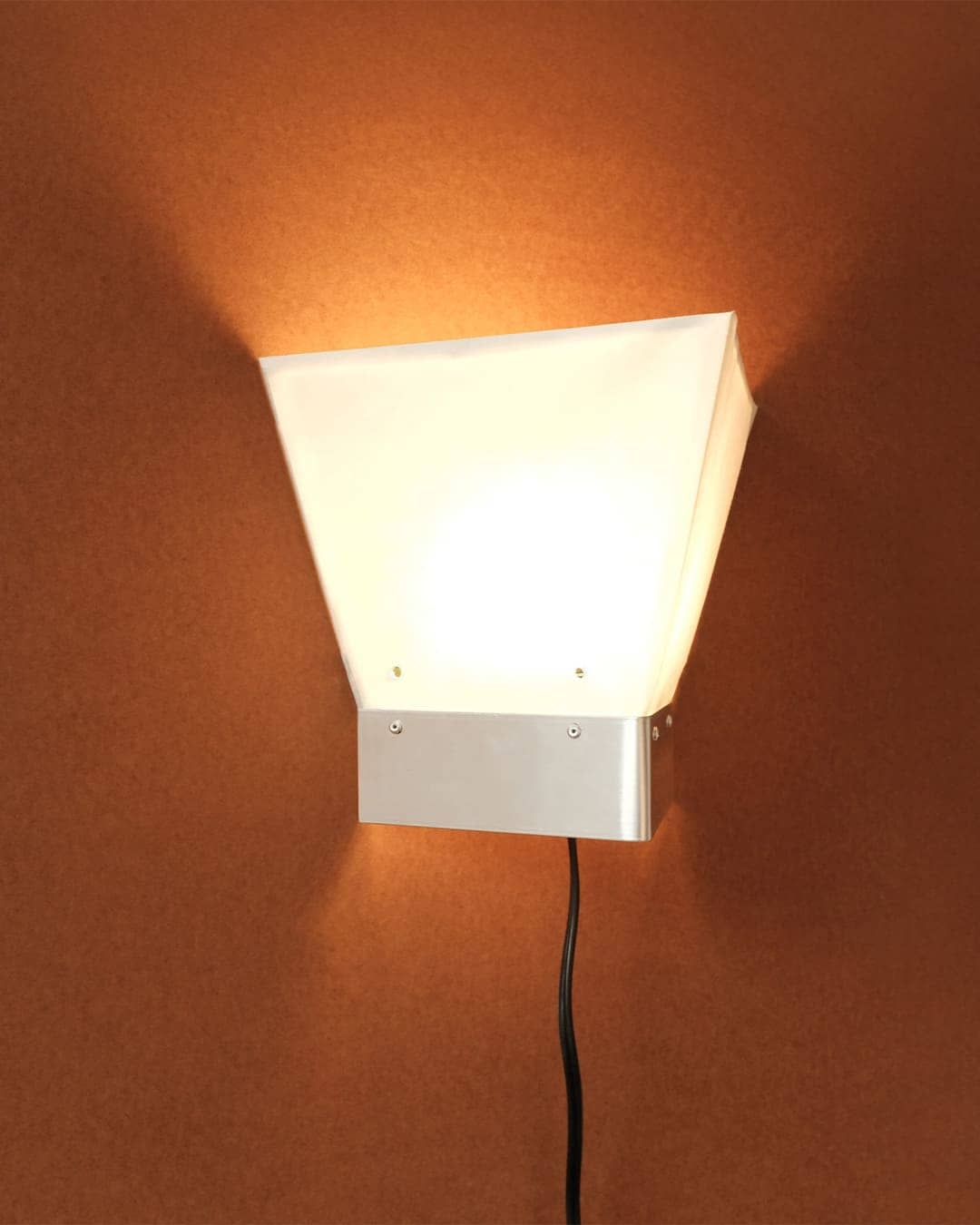 V SCONCE (lit version)